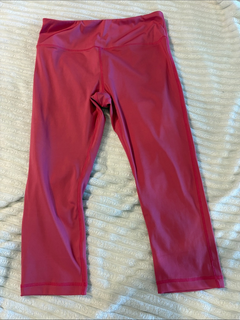 VOGO Athletica Red Capri Active Leggings